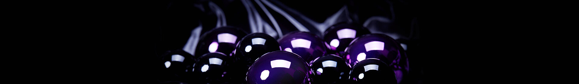 Christbaumkugeln lila